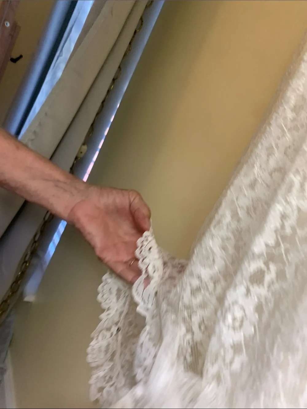 Source Unknown white Lace Girls' Cap Sleeve Baptismal gown